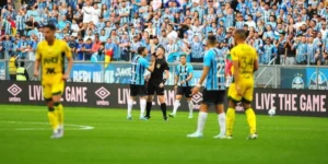 Kannemann recebe o terceiro cartão amarelo e desfalca o Grêmio no Gre-Nal 448